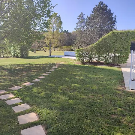 Ecoute S,il Vient Bed & Breakfast